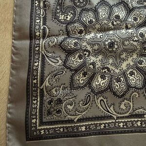 Daytons Black and Gray Paisley Scarf